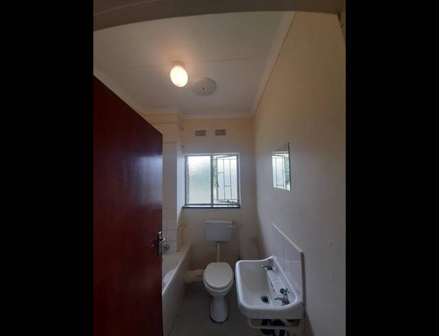 2 BEDROOM APARTMENT FOR SALE IN SASOLBURG EXT 3